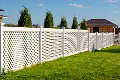 Vinyl Fence with Lattice